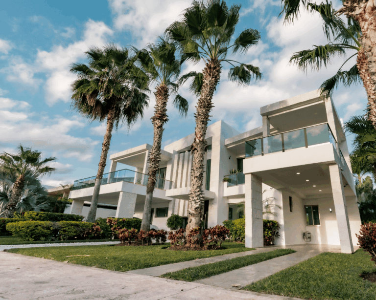 ¿Cómo elegir las mejores propiedades en Cancún con ayuda de un broker inmobiliario?
